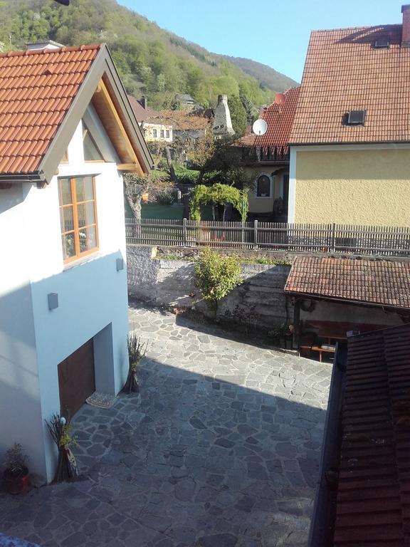 Gaestehaus Schuetz Spitz an der Donau Екстер'єр фото