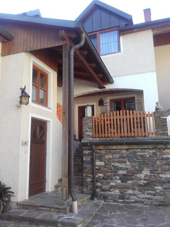 Gaestehaus Schuetz Spitz an der Donau Екстер'єр фото